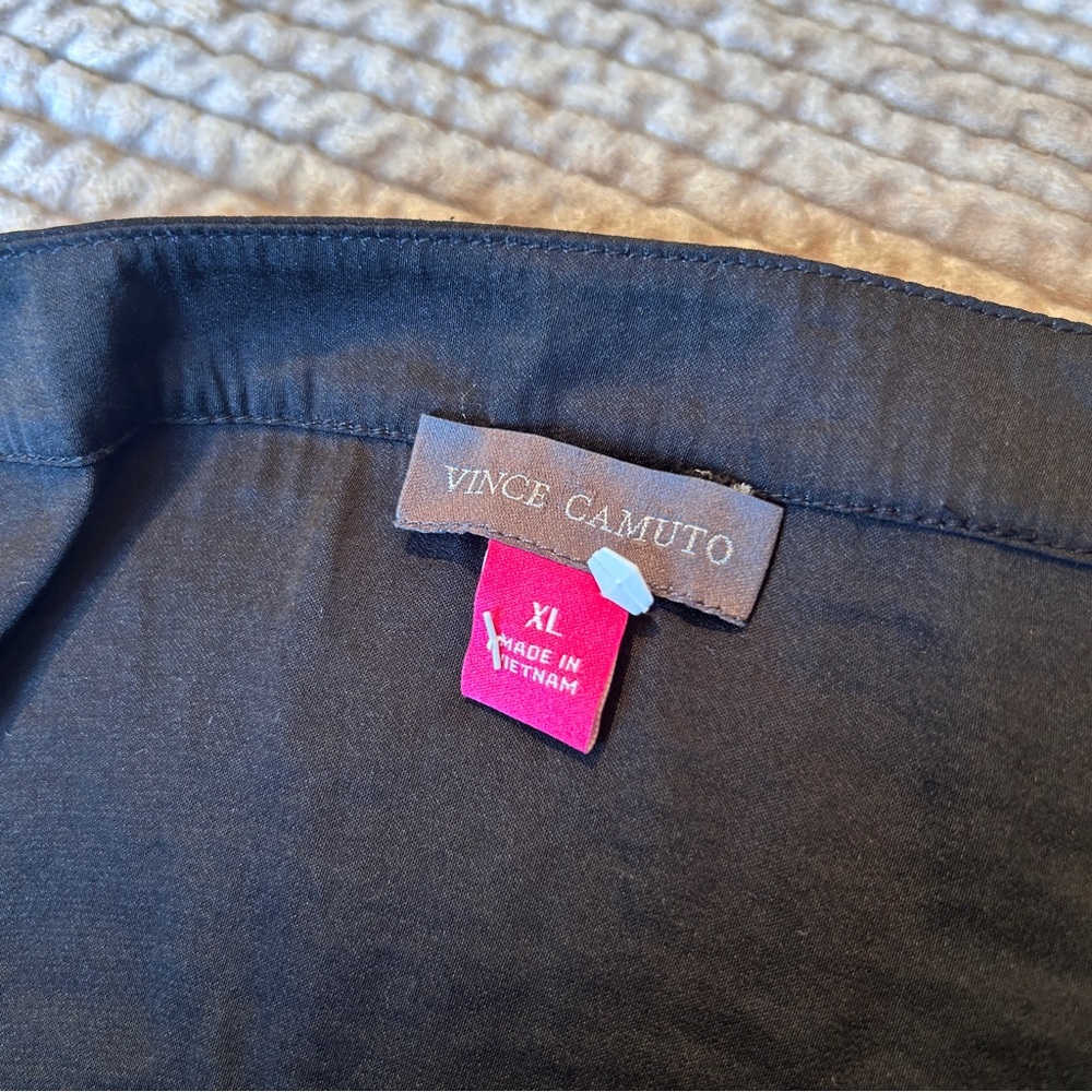 Vince Camuto V Neck Blouse - Picture 5 of 5